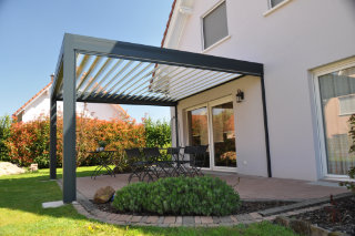 Pergola contre un mur