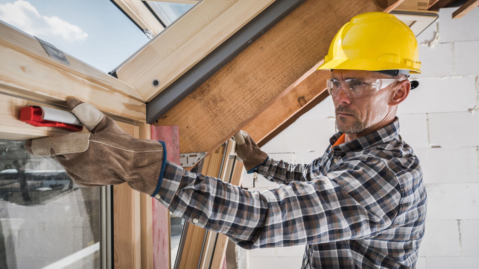 Guide complet pour poser une fenêtre en bois comme un professionnel