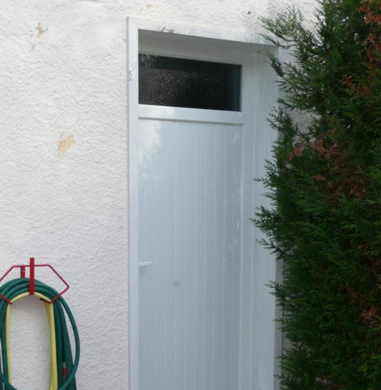 Porte de service pour un acces direct au jardin