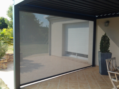 Pergola bioclimatique à lames orientables