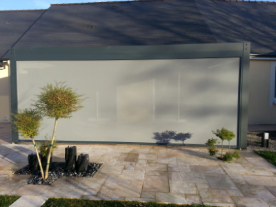 Pergola bioclimatique à lames orientables