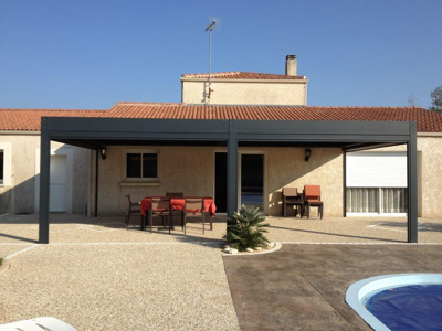 Pergola bioclimatique à lames orientables