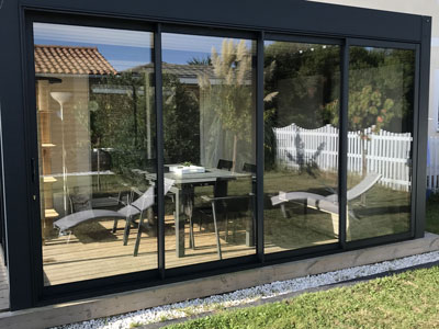 Pergola bioclimatique à lames orientables